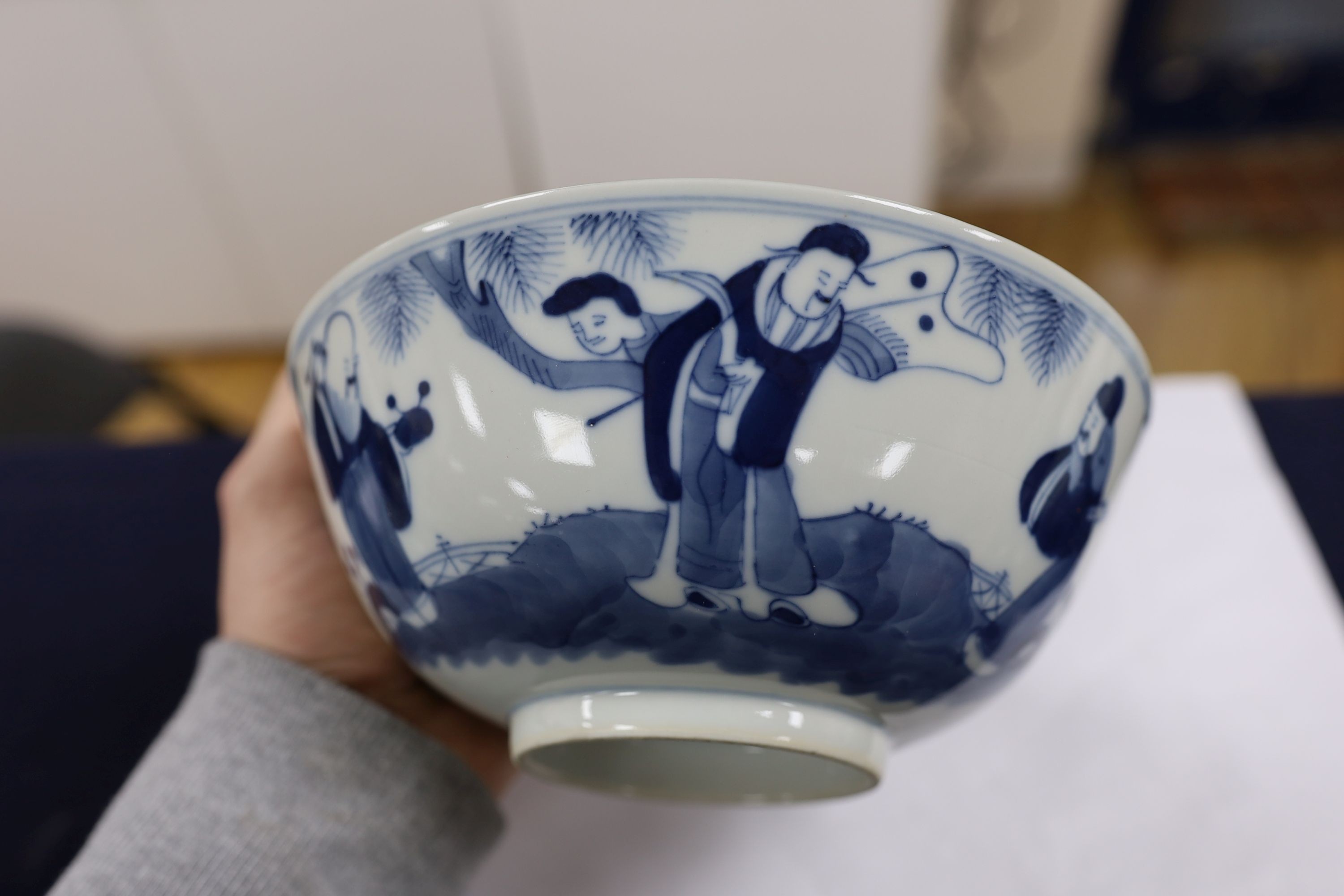 A collection of seven Chinese blue and white bowls 18cm